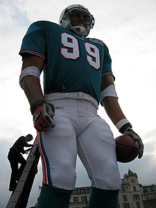 Jason Taylor towers over London!
